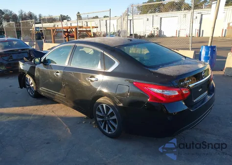 2017 Nissan Altima 2.5 Sv z USA, uszkodzony, nr VIN 1N4AL3AP5HC230299